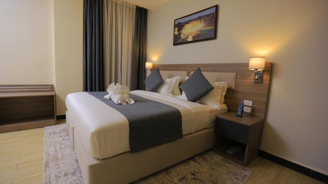 Triple E Hotel And Spa Аддис-Абеба Экстерьер фото